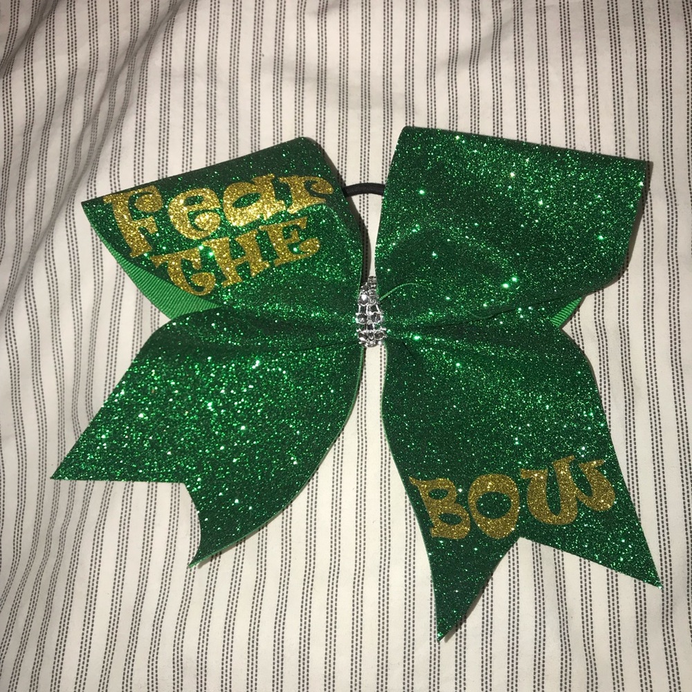 Cheer bow